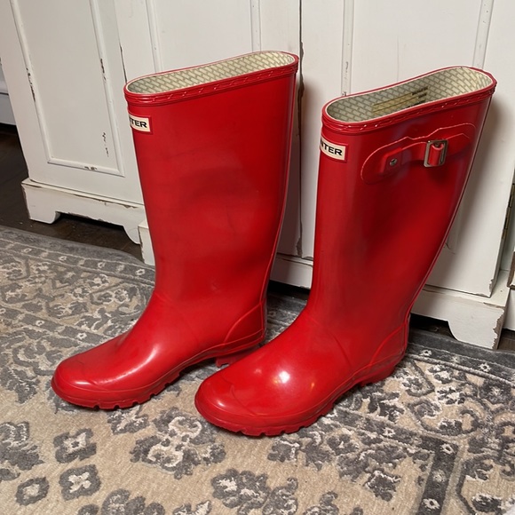 Hunter Shoes - EUC Hunter Original Tall Tomato Red Rubber Rain/Snow Boots Sz 9